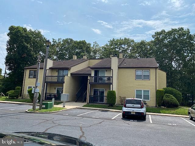 1st image of 24 Red Oak Ln #24