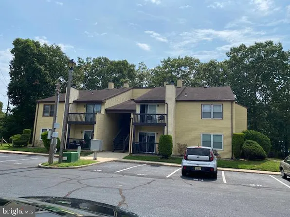 24 Red Oak Ln #24, Tuckerton, NJ 08087