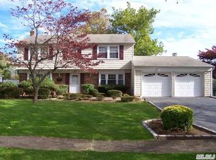 67 Lakeside Ave, Lake Grove, NY 11755