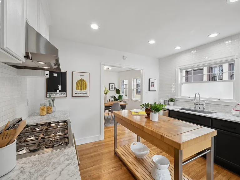 3100 Thompson Ave — Photo 4
