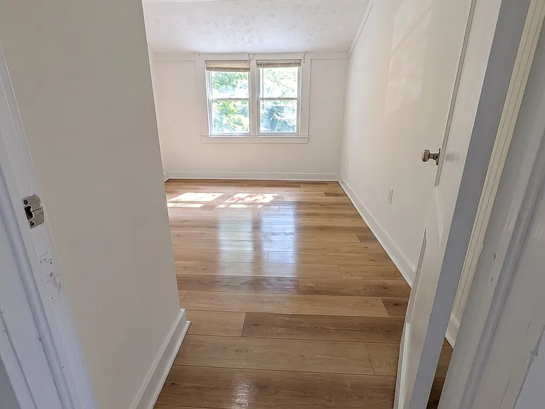 1613 Dewitt St #C — Photo 7