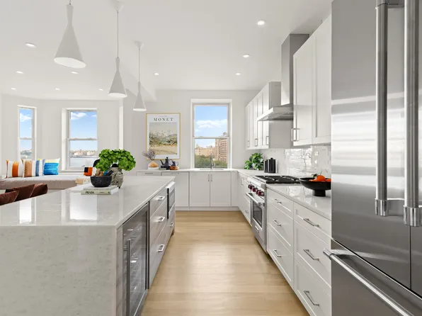 344 West 72nd Street image 5 of 31