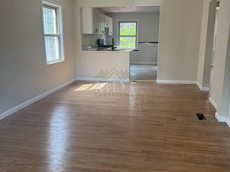 6707 Kenwood Dr — Photo 2