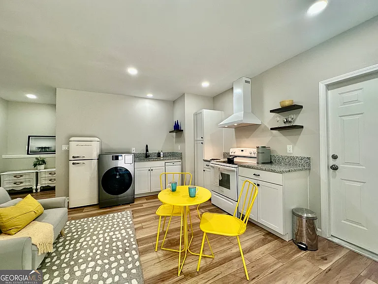 110 Julie Rd — Photo 5