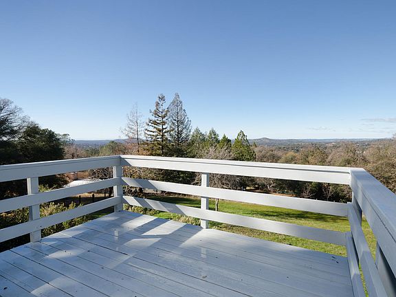5th image of 549 Skyline Dr