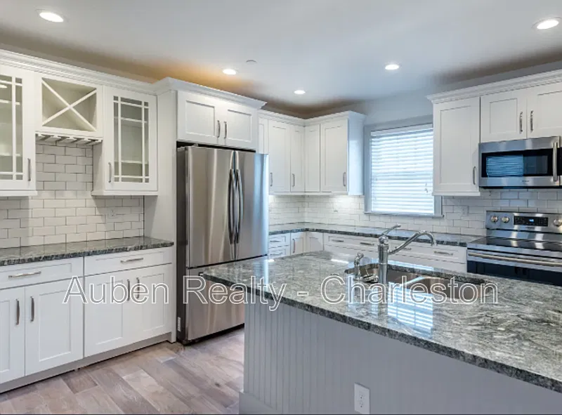 4 bed, 4.0 bath, 1750 sqft, $5,395 — Photo 2