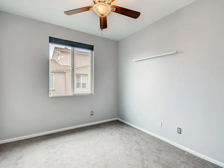 4300 Newton Ave #32 — Photo 19