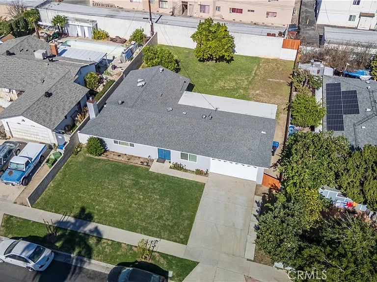 19233 Napa St — Photo 31