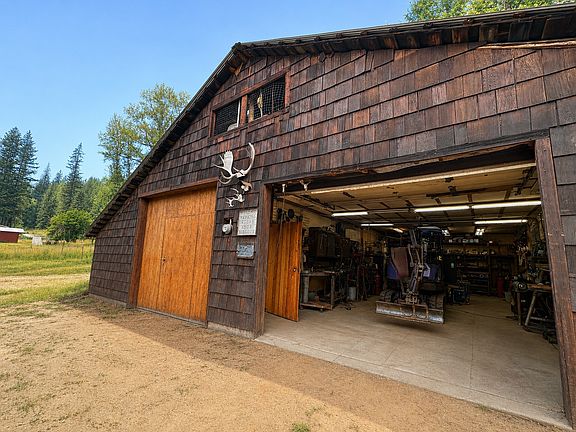 3rd image of 3233 Mabel Lake Pl