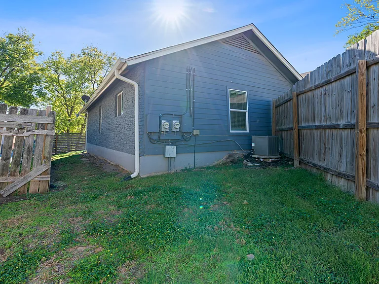 1906 Valley Hill Cir #A — Photo 15