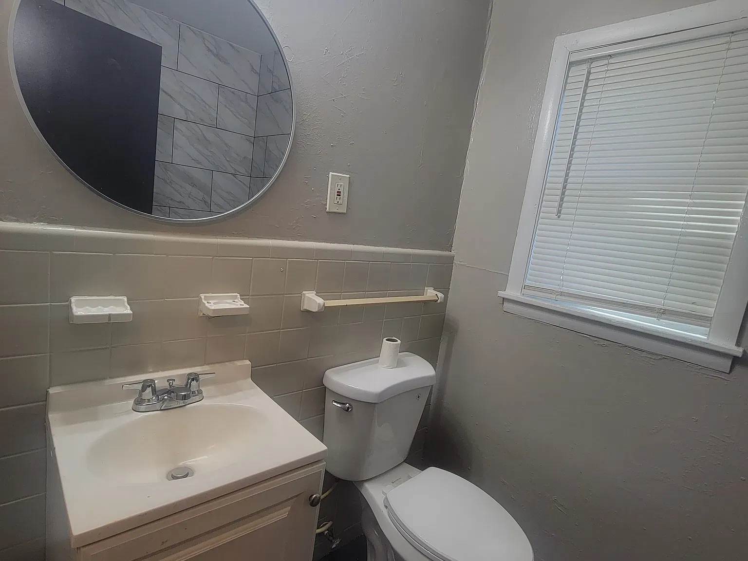 4 bed, 2.5 bath, 1755 sqft, $1,750 — Photo 3
