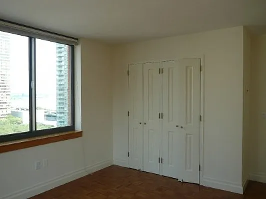 Rented by Classic Marketing- 530 Park1 | media 69