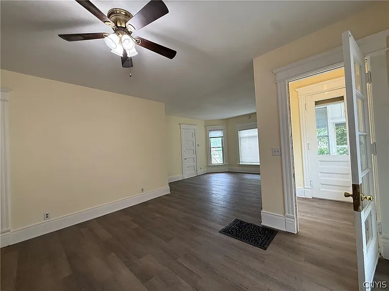 416 Danforth St #1F — Photo 3