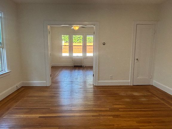 4th image of 92 Anthony St #2R