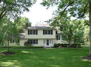 97 Lyons Pl, Basking Ridge, NJ 07920