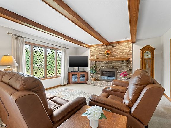 5th image of 7533 Lakedge Ct