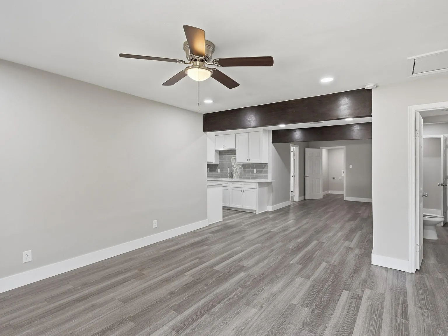4 bed, 2.0 bath, 1446 sqft, $1,950 — Photo 4