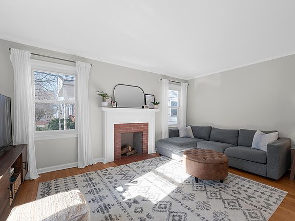 2nd image of 164 Leland Ave