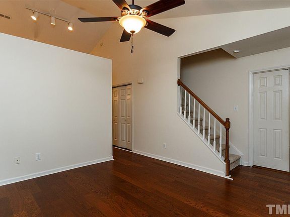5th image of 31 Crystal Oaks Ct