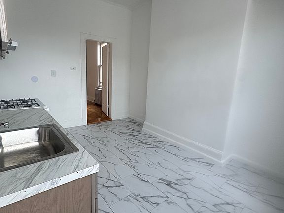 3rd image of 304 38th St APT 4