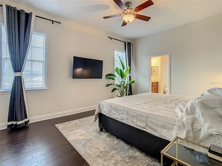 220 W Minnehaha St — Photo 32