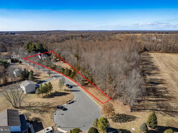 3 Field Ct, Wrightstown, NJ 08562