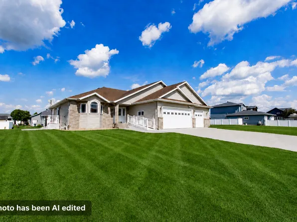 1106 Southwood Dr, Dilworth, MN 56529
