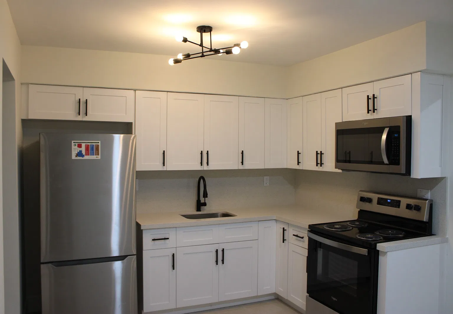 3 bed, 1170 sqft, $2,500 — Photo 2