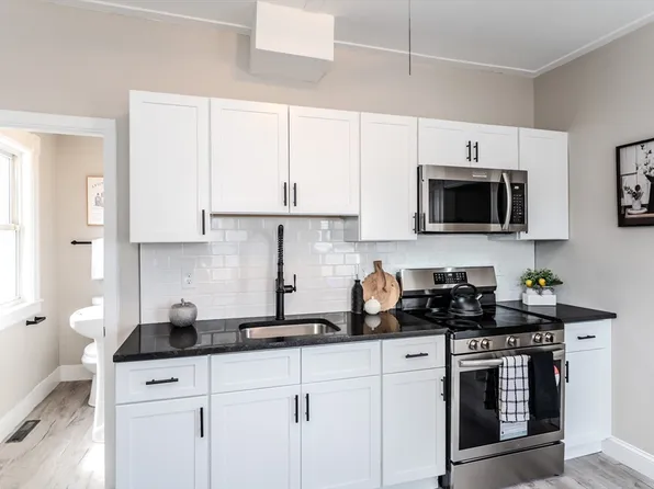 9 Ladd St, Springfield, MA 01109