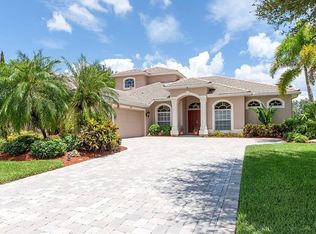 7525 Camden Harbour Dr, Bradenton, FL 34212