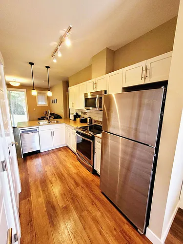 110 Baxter Ave #303 Photo 1