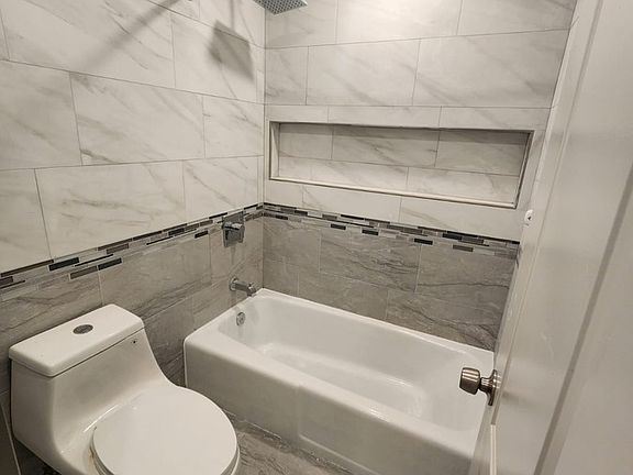 2nd image of 52 Perry Hill Rd #5C