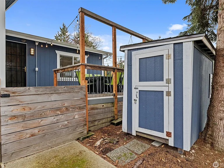 12601 NE 197th St — Photo 35