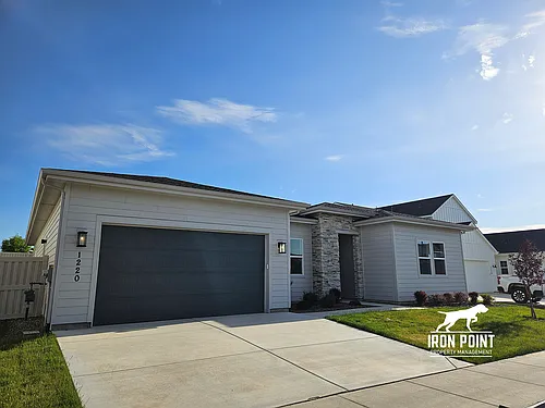 1220 W Grassland St Photo 1
