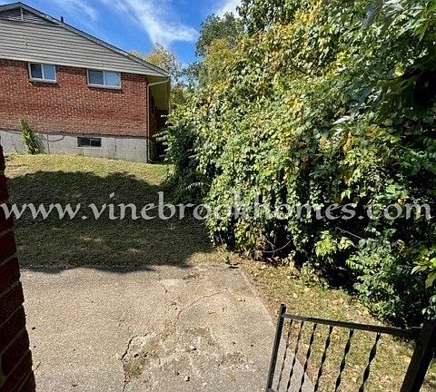 3rd image of 220 Joliet Ave
