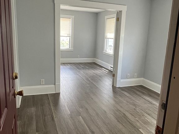 5th image of 49 Highland Ave APT 3R