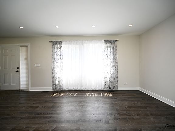 2nd image of 115 Ironwood Ct