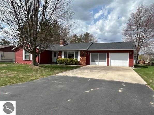 515 Huron St, East Tawas, MI 48730