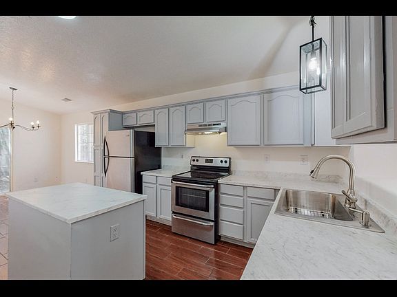 3rd image of 4835 McNary Ct NW