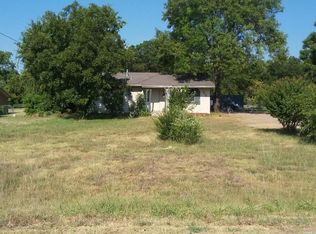 815 Hilltop Cir, Desoto, TX 75115