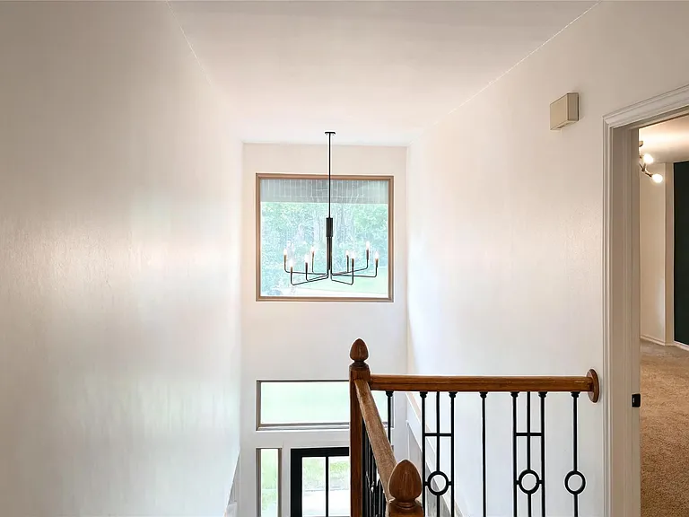 905 Sweetwater Cv — Photo 17