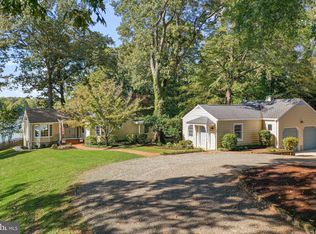 126 Lancaster Rd, Irvington, VA 22480