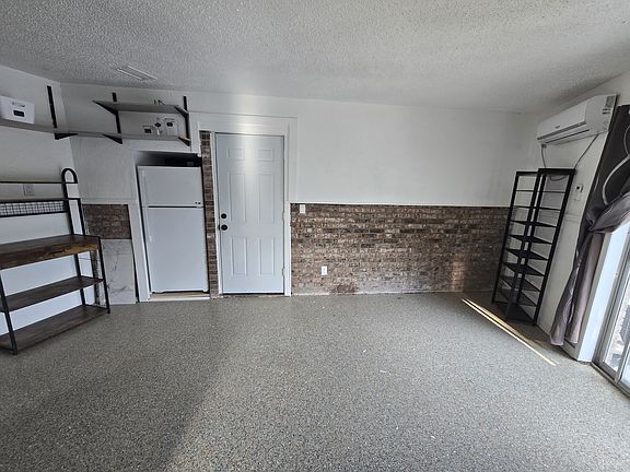 3rd image of 12 Waterberry Cir