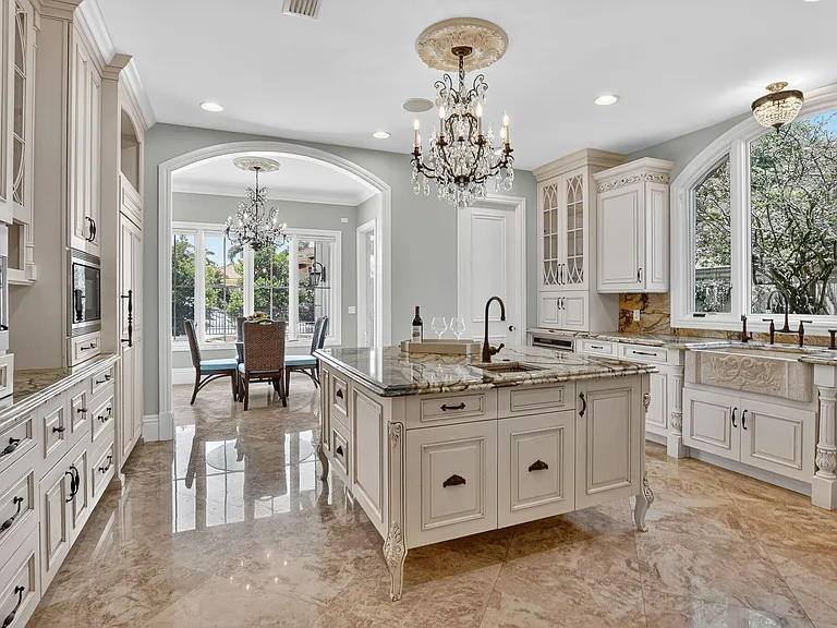 377 E Coconut Palm Rd — Photo 25