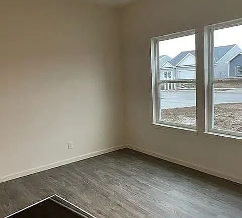 4th image of 4783 Dobson Dr