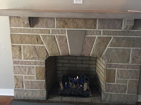 gas log fireplace