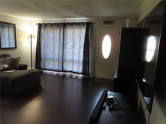 5th image of 315 W Roosevelt St