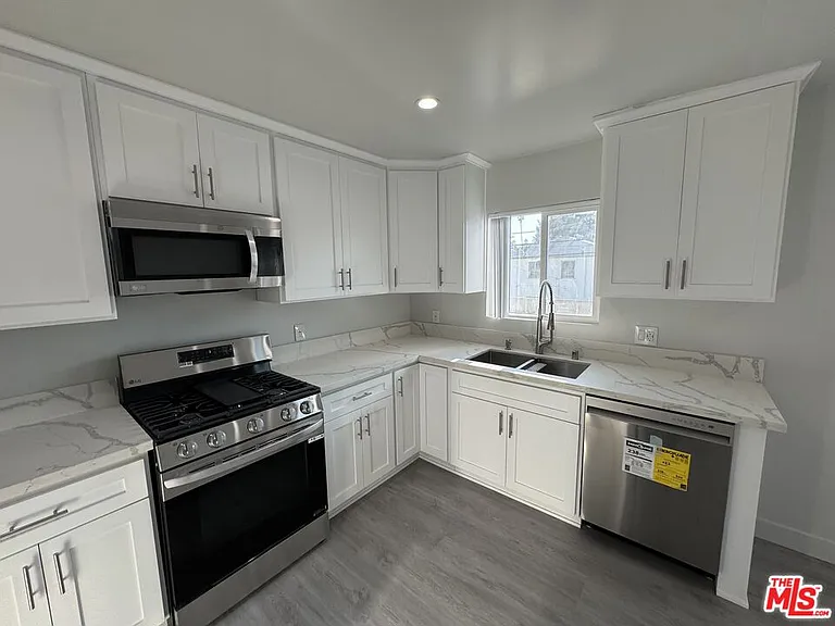 1145 S Holt Ave #8 — Photo 14