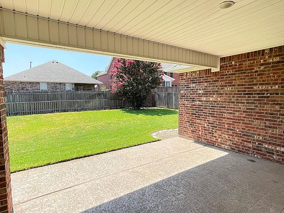 4th image of 602 Flora Vista Ct