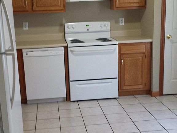 2nd image of 179 Cedar Cir